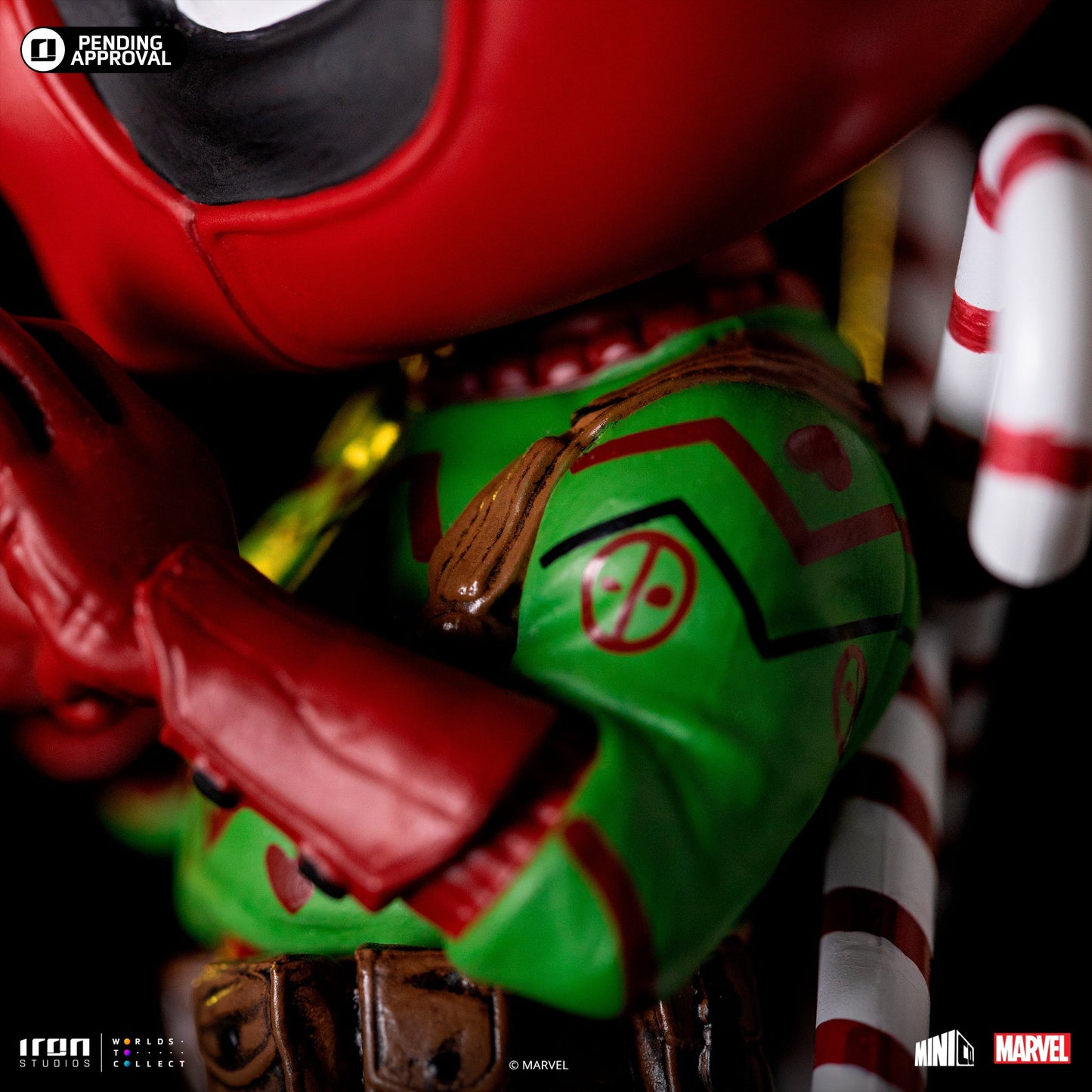 Statue Deadpool (Holidays Version) - Marvel Comics - Minico - Iron Studios