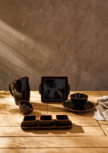 Calisto Terracotta Set Of 3 Dip Bowls With Tray In Black