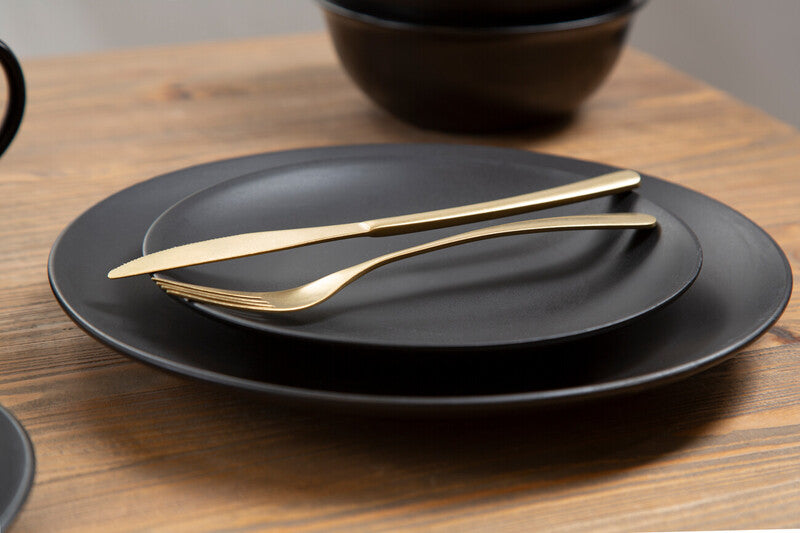 Elmira 16 Piece Black Dinner Set