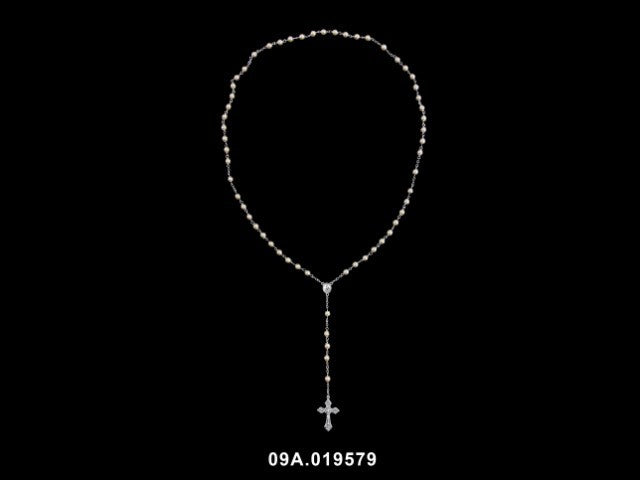 ART. RELIGIOSO - OVAL PEARL AND SILVER ROSARY