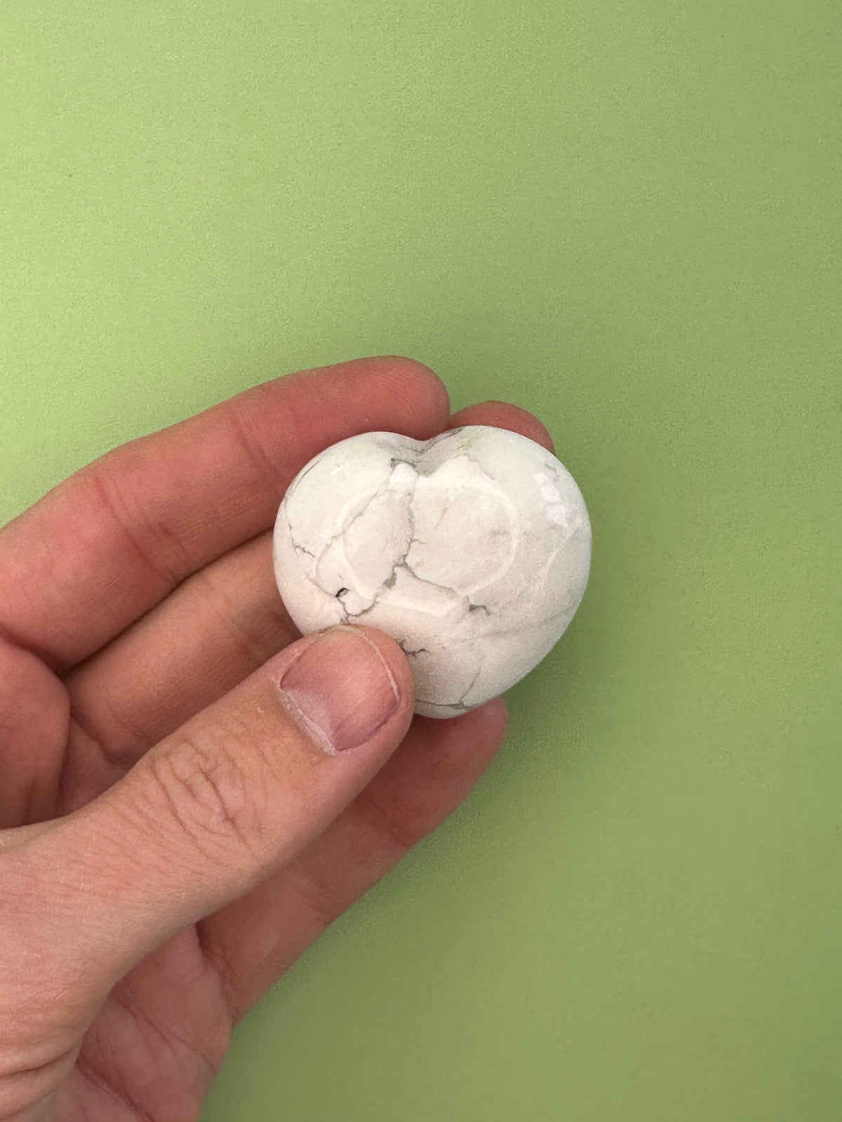 Howlite - Medium heart