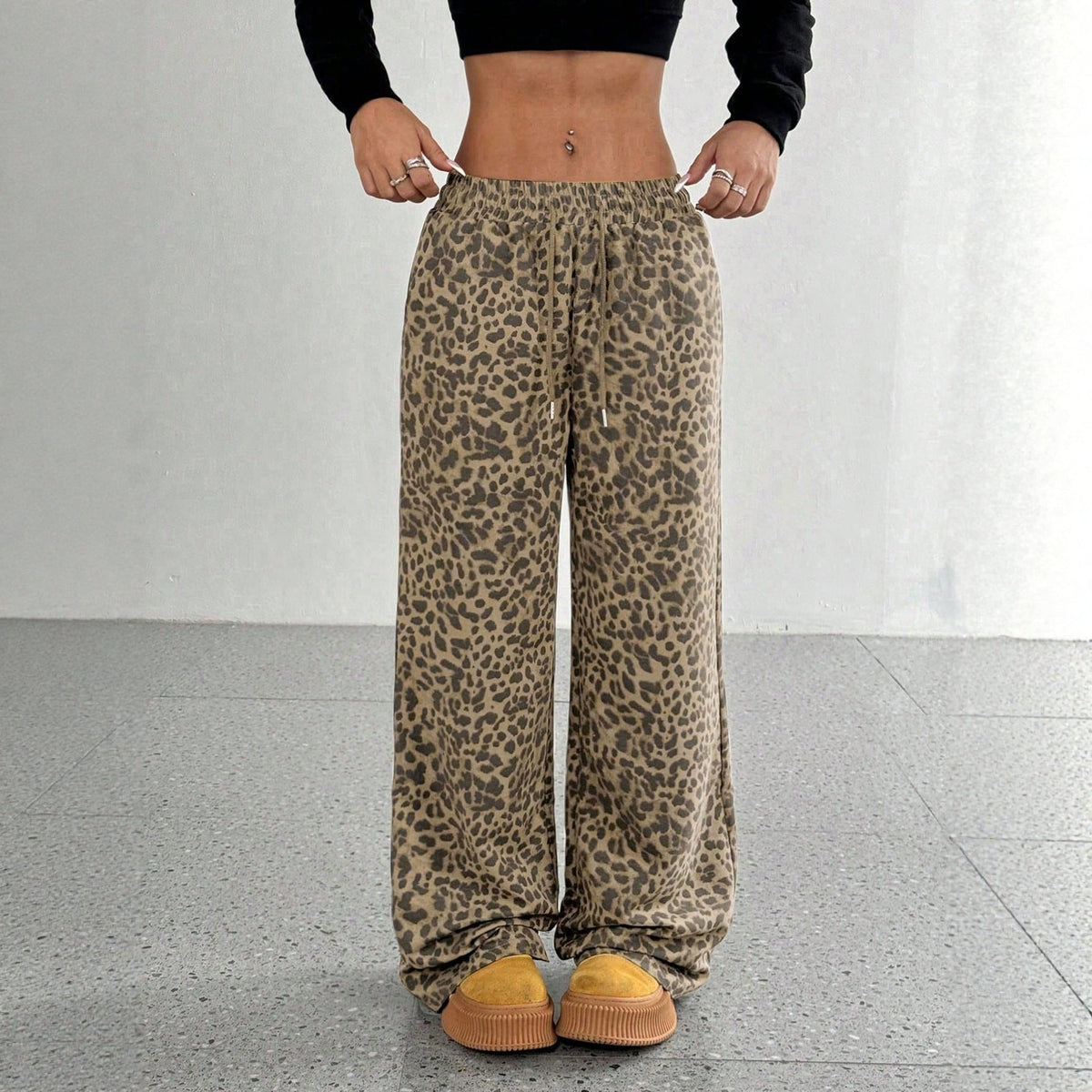 Fashionable And Versatile Leopard-Print Loose Casual Trousers