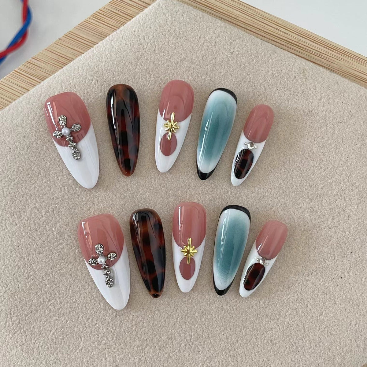 Autumn And Winter Blooming Hand-painted Maillard White Elegant High-end Long Handmade Wear Manicure