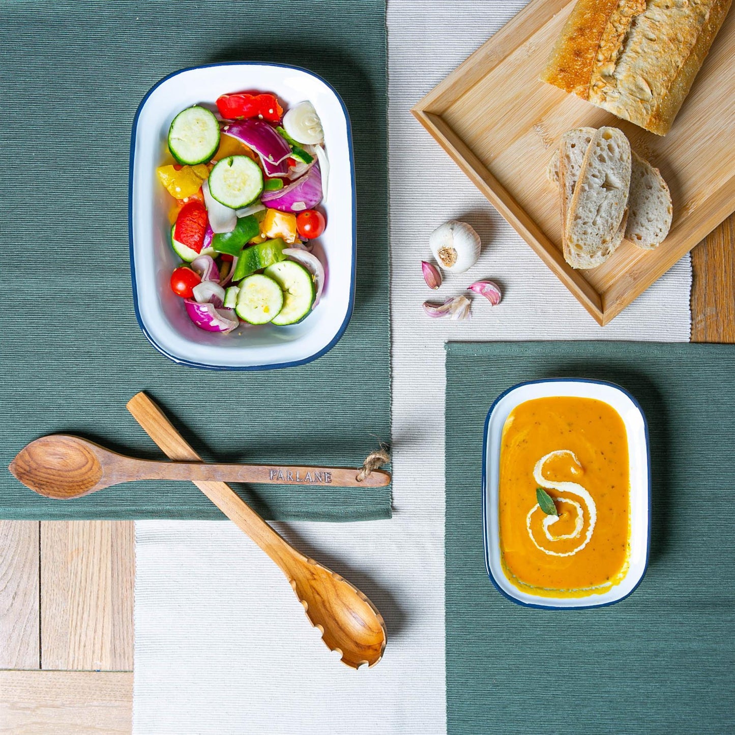 25cm White Enamel Pie Dish