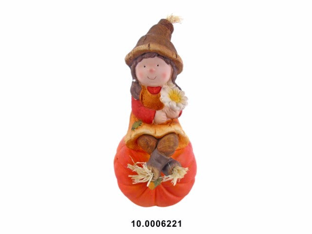 DEC. TEMATICA -MENINA SENTADO NA ABOBORA LARANJA 20X16X36CM