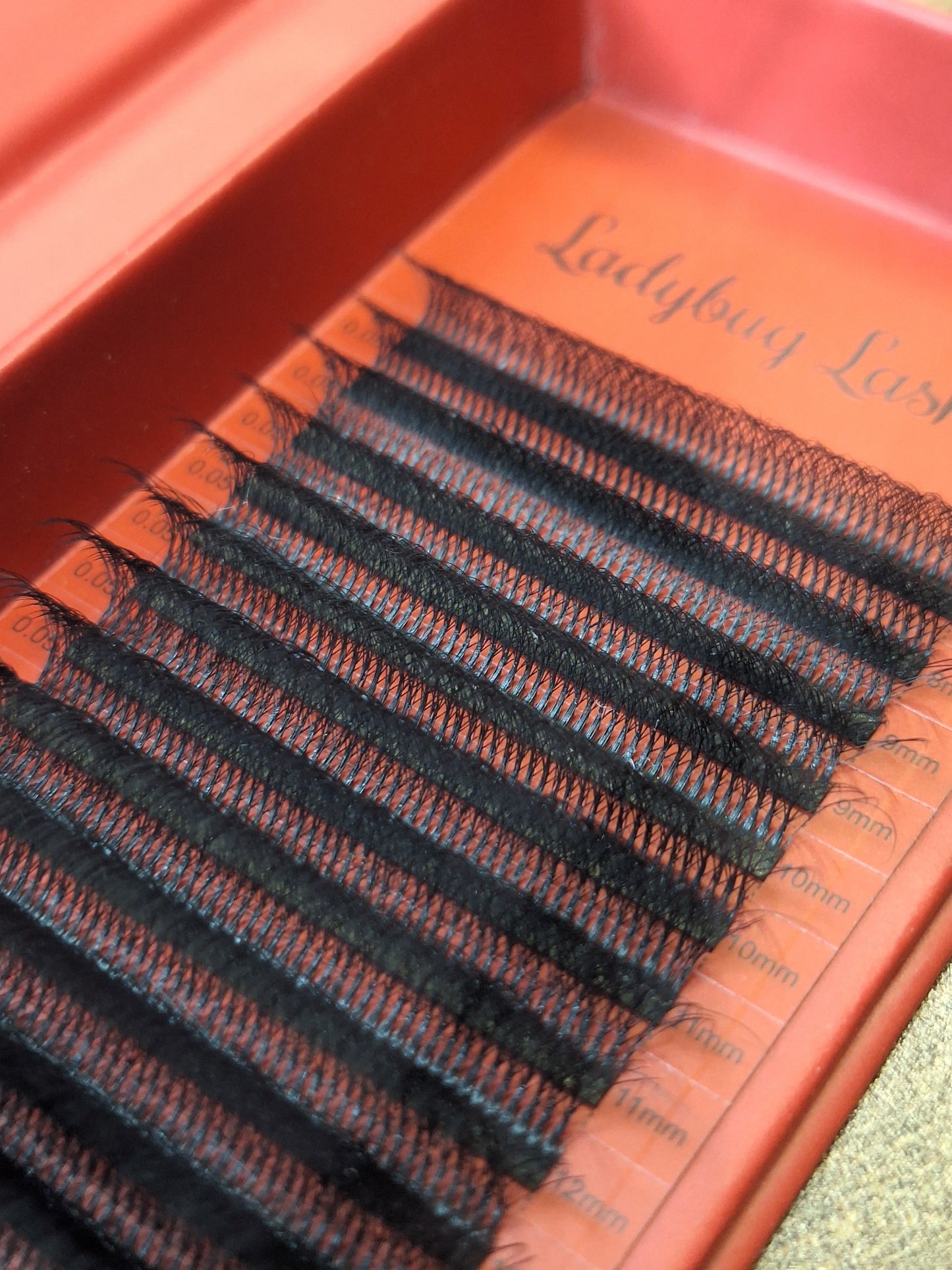 10D Clover Lash Mixed Tray (16 Rows)