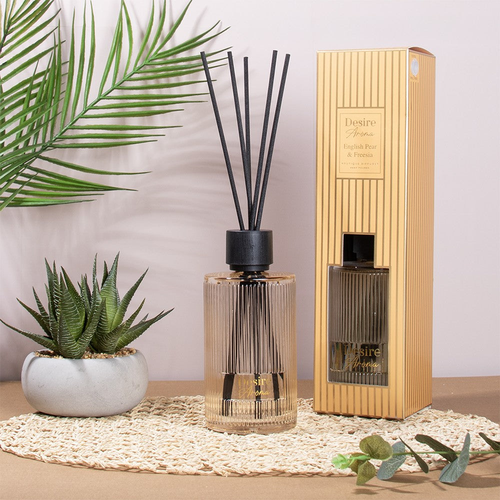 English Pear &amp; Freesia Diffuser (500ml)