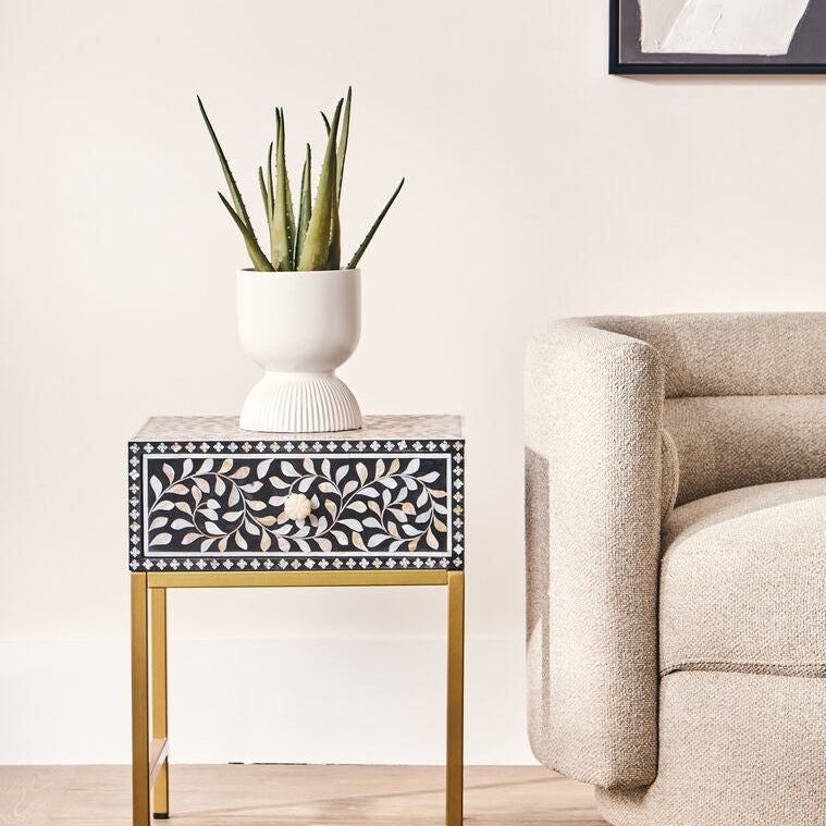 Fia White Planter
