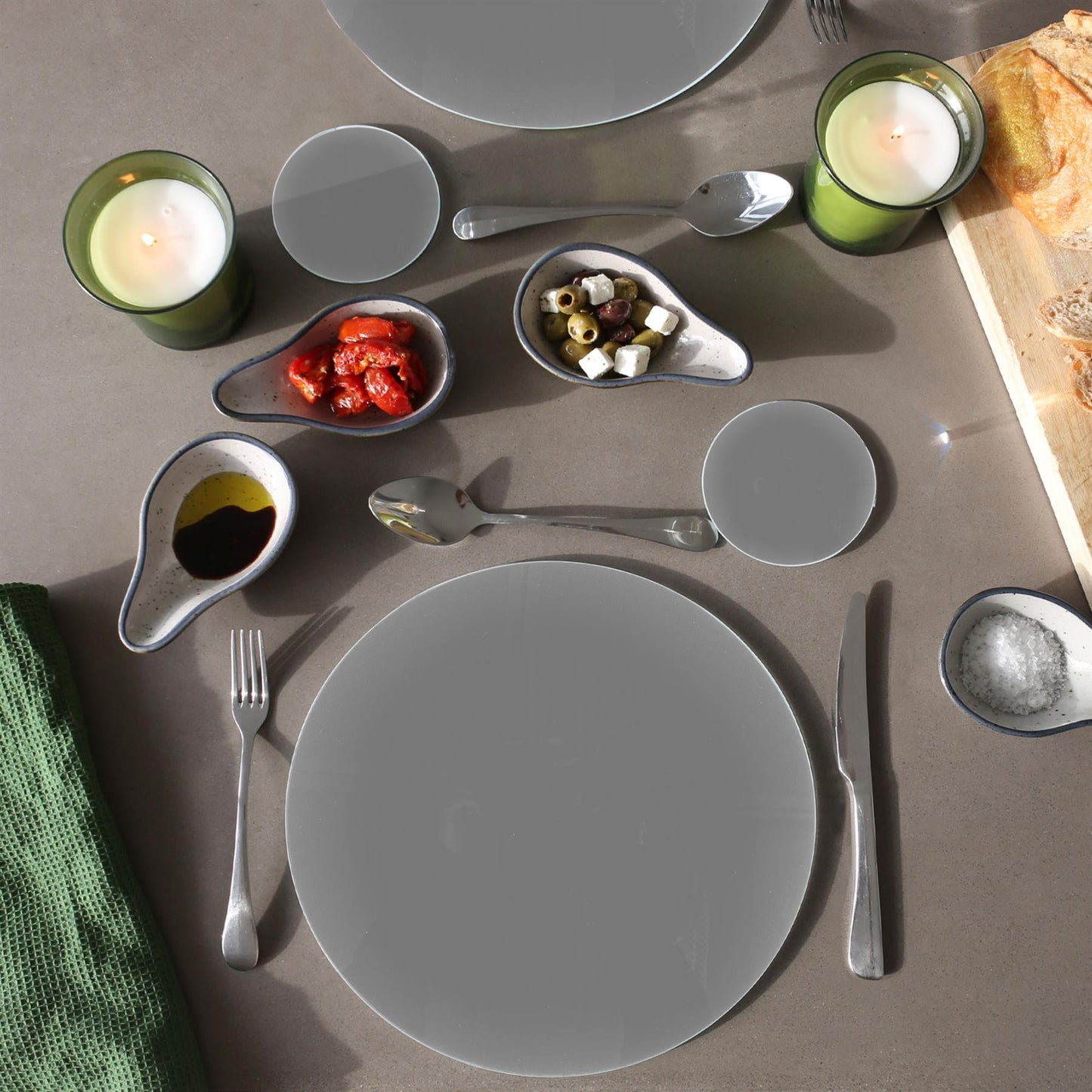 30cm Round Glass Chopping Board