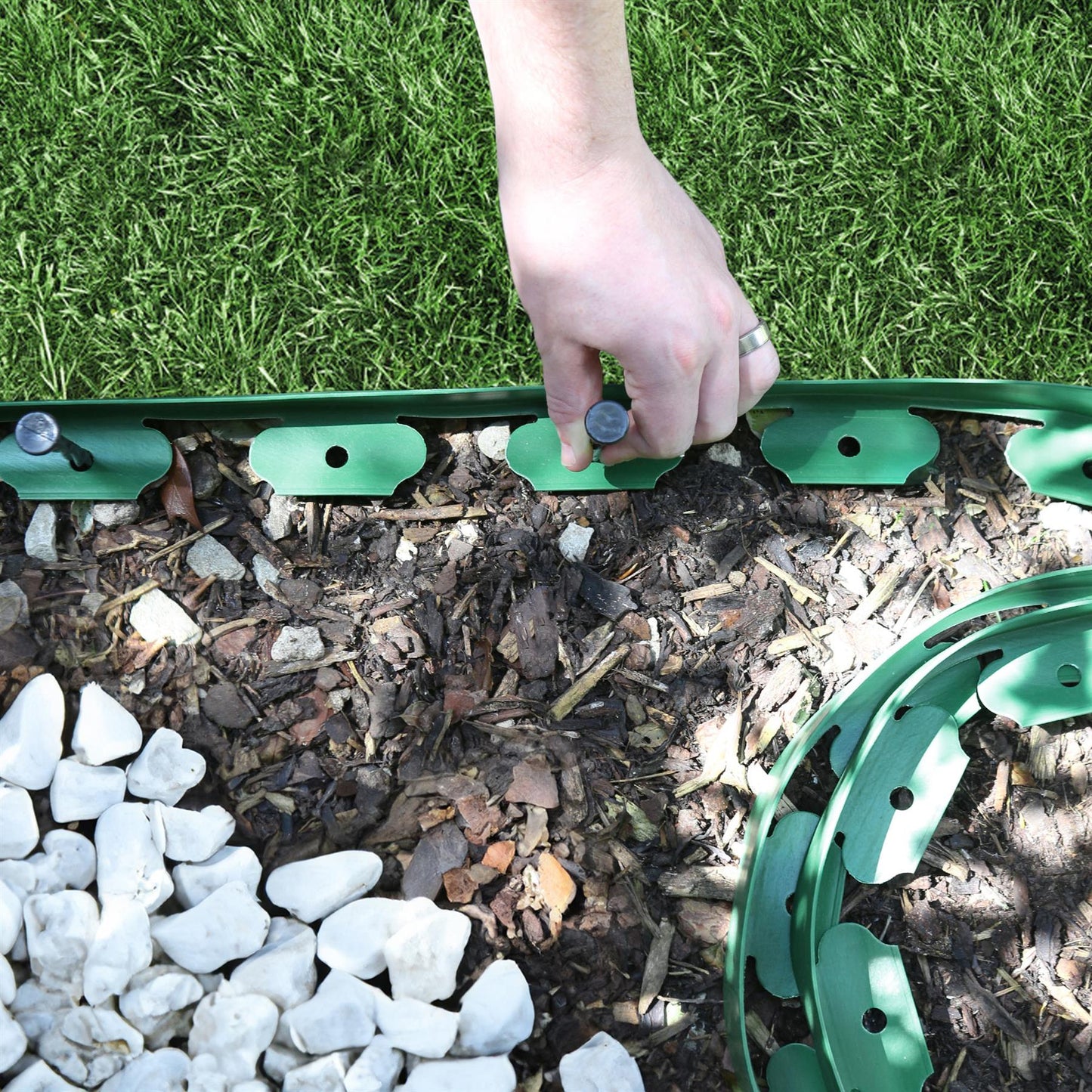 Flexible Plastic Lawn & Path Edging