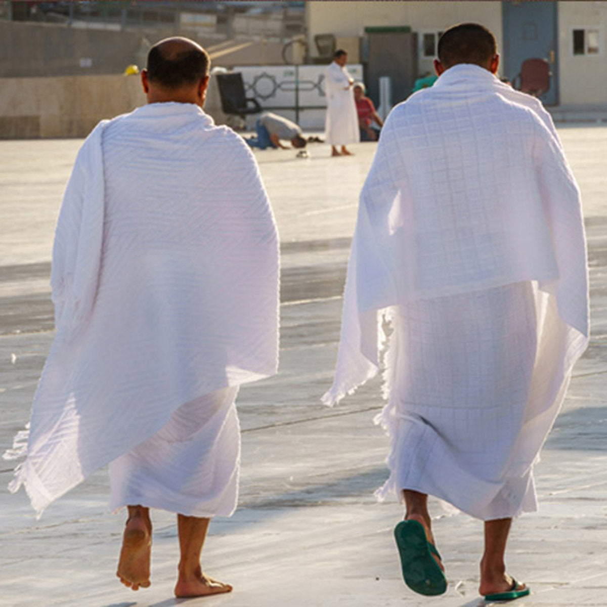 Arab Men's Pilgrimage Two-Piece Set - Worship Scarf & Suit