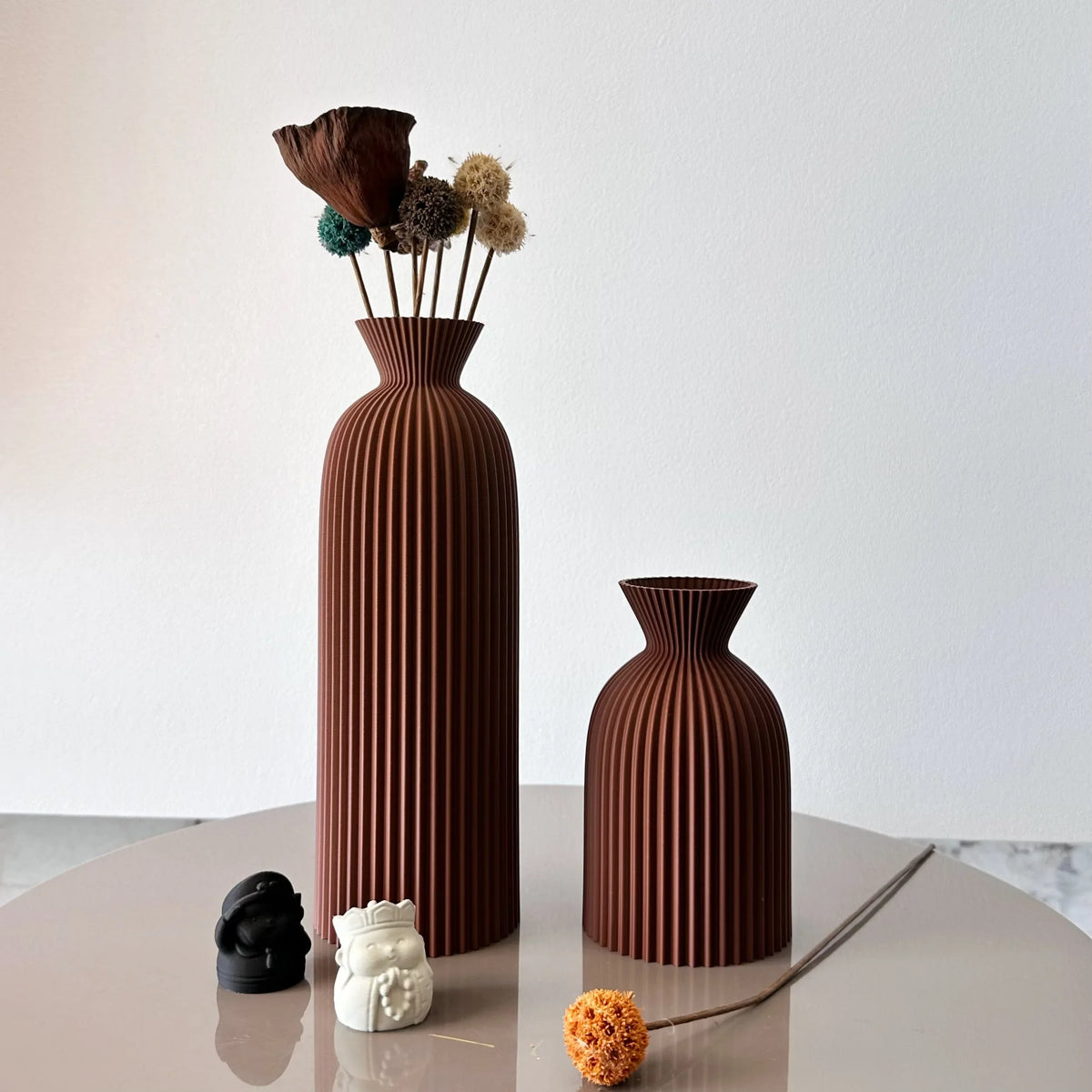2-Piece Wavy Pattern Art Vases - Decorative Flower Home Ornaments