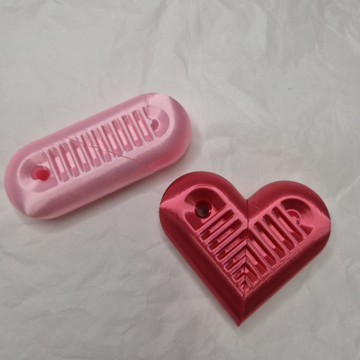 3dFidgets - heartSnap - Magnetic snap finger toy in heart shape with textured inside perfect for ADHD, autism and neurodivergent people