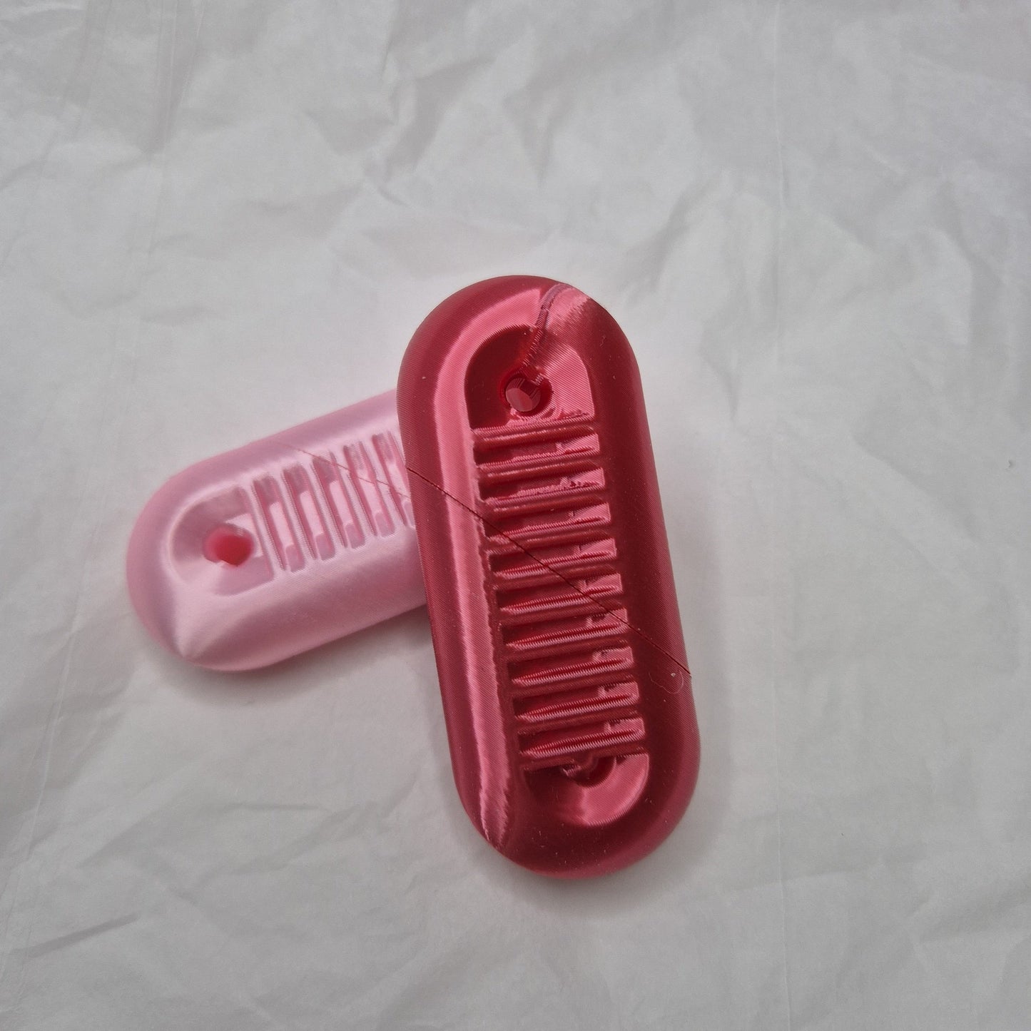 3dFidgets - heartSnap - Magnetic snap finger toy in heart shape with textured inside perfect for ADHD, autism and neurodivergent people