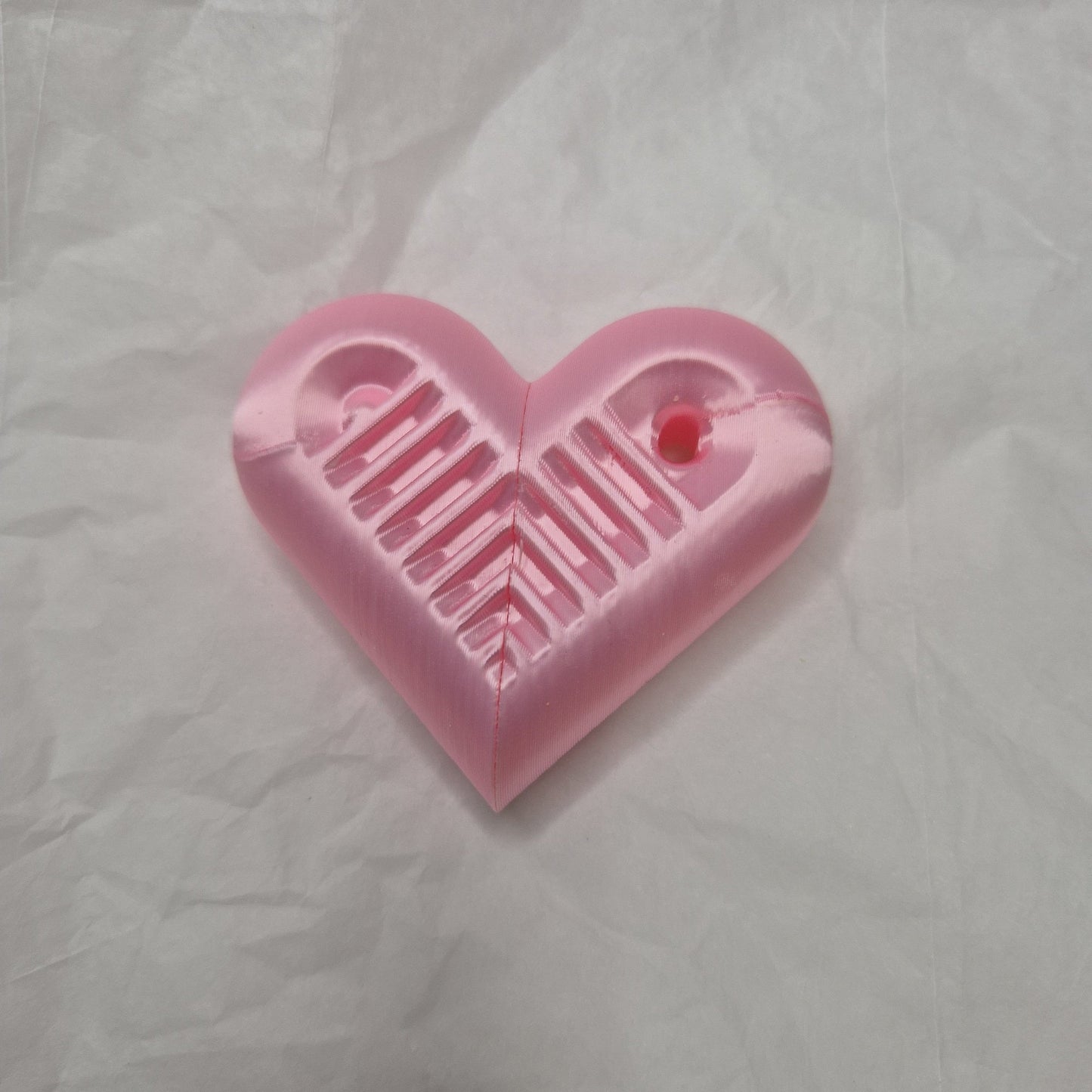 3dFidgets - heartSnap - Magnetic snap finger toy in heart shape with textured inside perfect for ADHD, autism and neurodivergent people