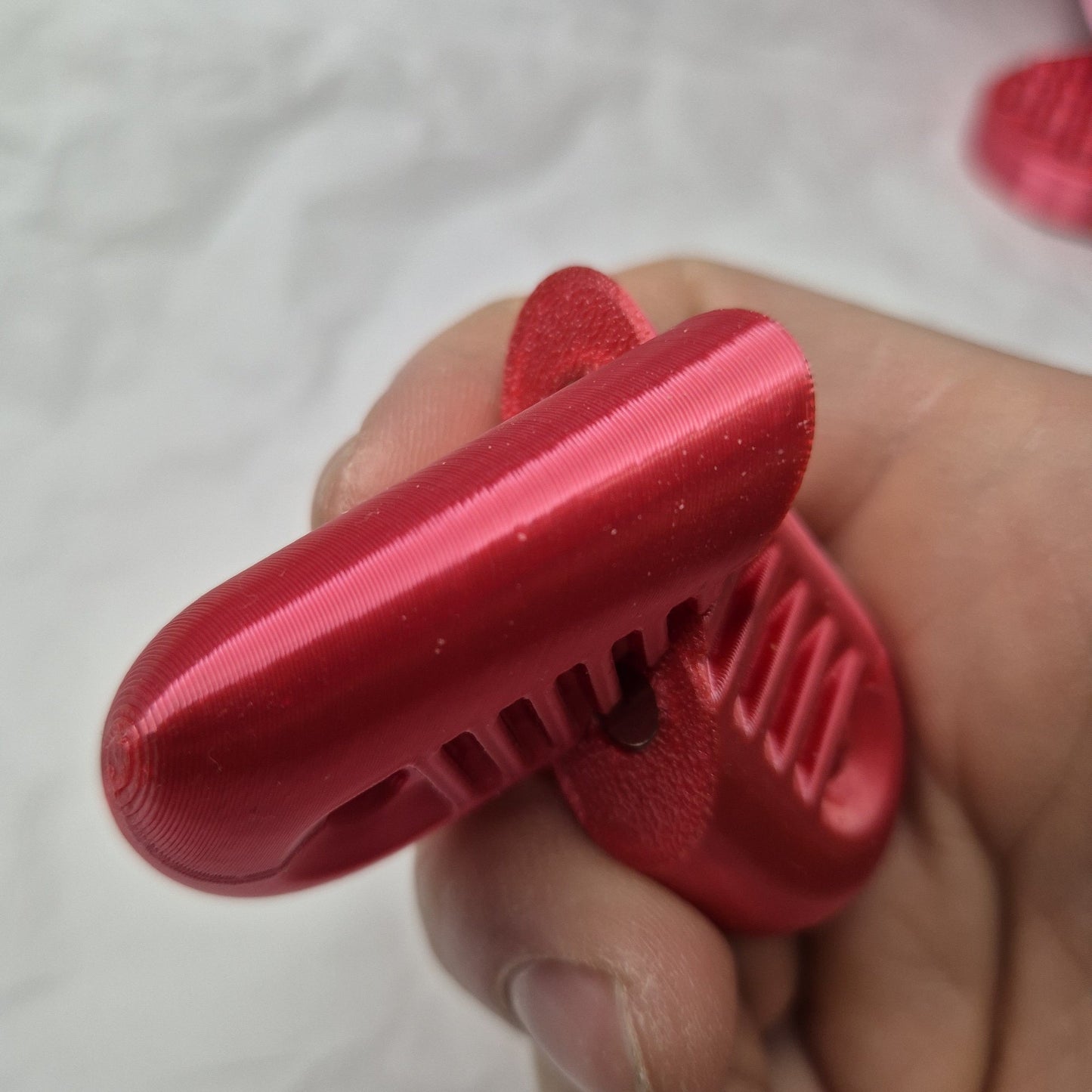 3dFidgets - heartSnap - Magnetic snap finger toy in heart shape with textured inside perfect for ADHD, autism and neurodivergent people