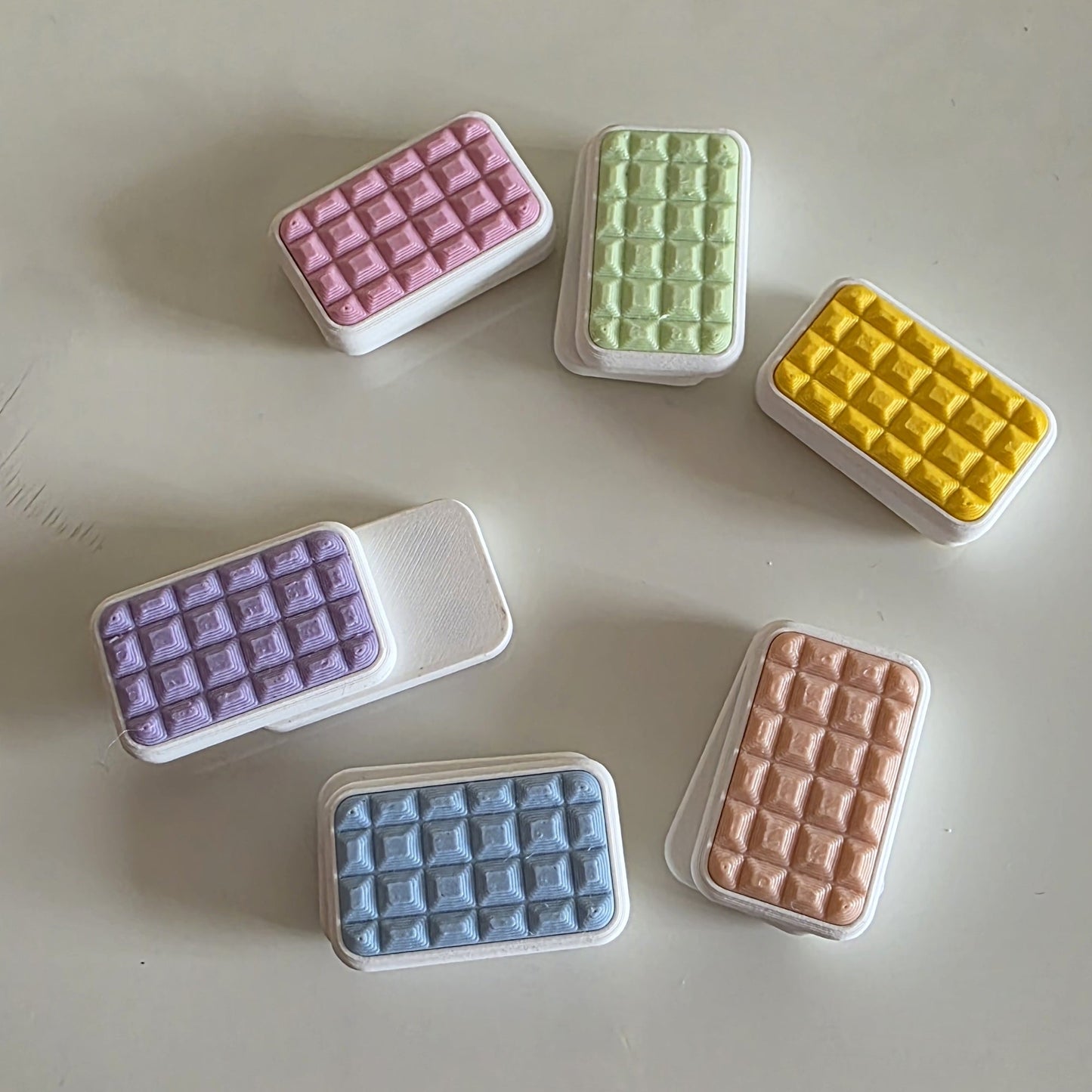Sensit MagSnap fidget toy - textured outer perfect for ADHA autism and Neurodivergent people