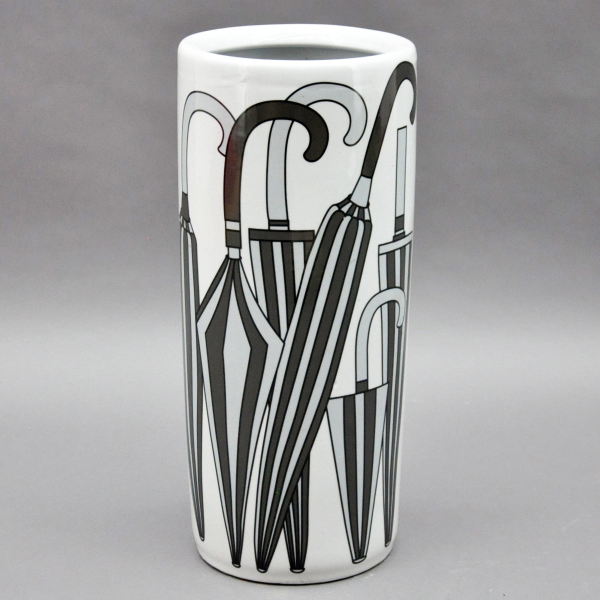 18" BLACK AND WHITE UMBRELLA STAND