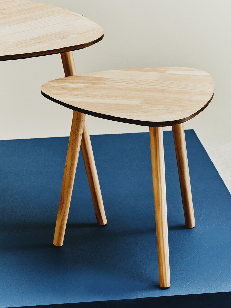 Set of 2 Natural Wooden Nesting Side Tables with Tripod Legs and Rounded Triangle Tops, Rostok