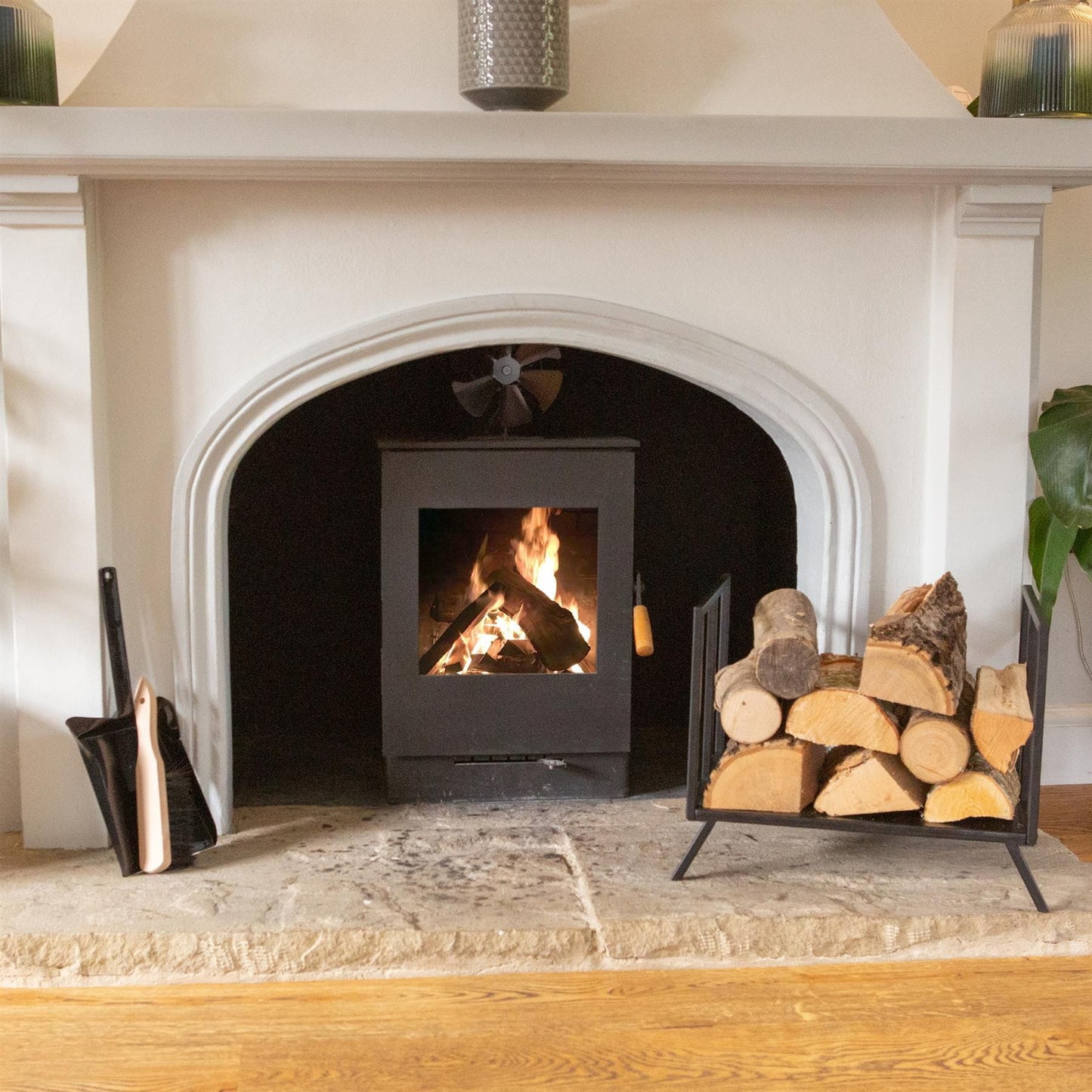 Black Fireplace Dustpan & Brush Set