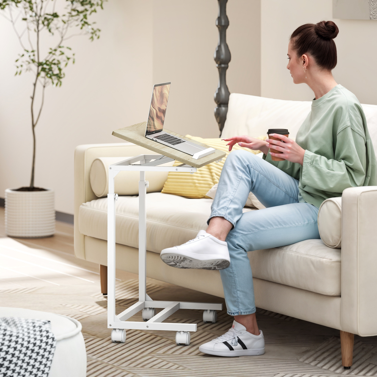 HOMCOM C-Shaped Sofa Side Table, Height Adjustable Overbed Table, Oak