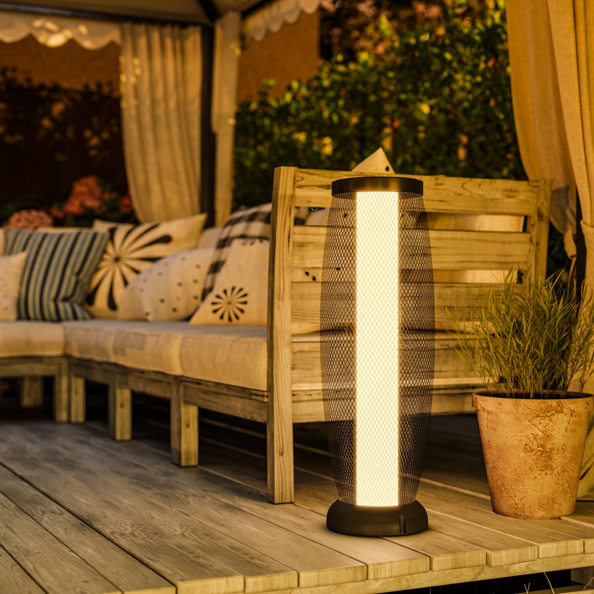 Outsunny 71.5 cm Garden Solar Lamp, Metal Floor Lamp with Auto On/Off LED