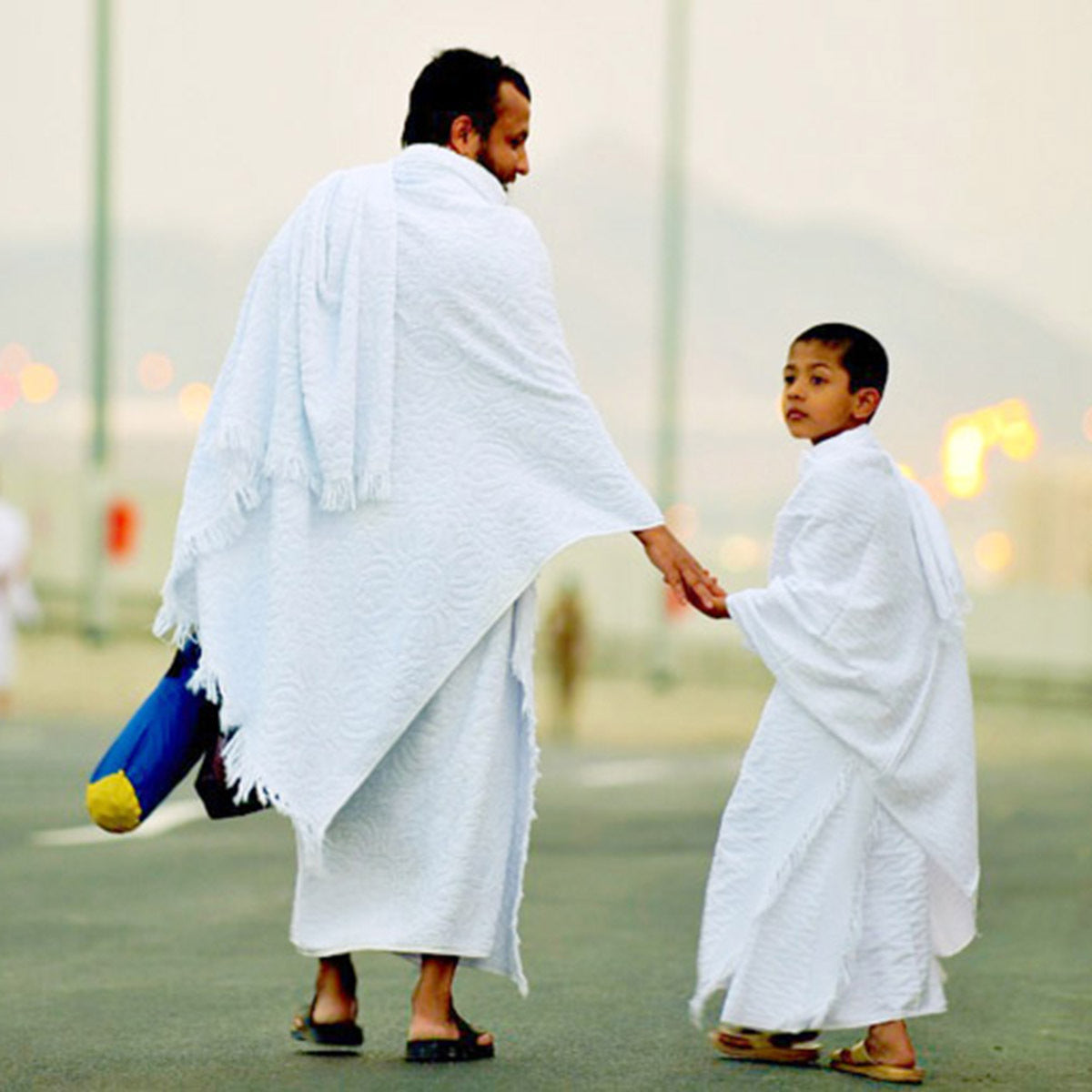 Arab Men's Pilgrimage Two-Piece Set - Worship Scarf & Suit