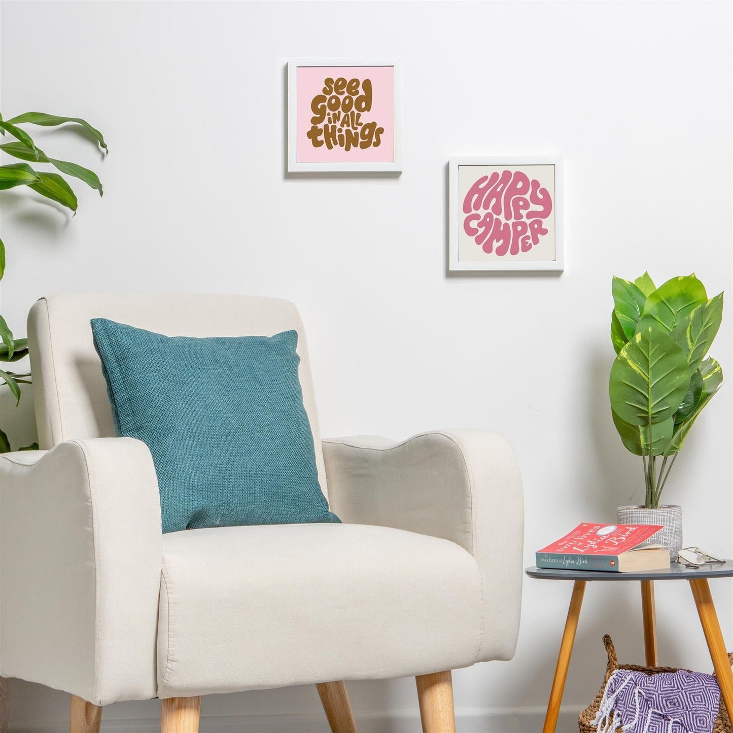 8" x 8" White 3D Box Photo Frame with 4" x 4" Mount