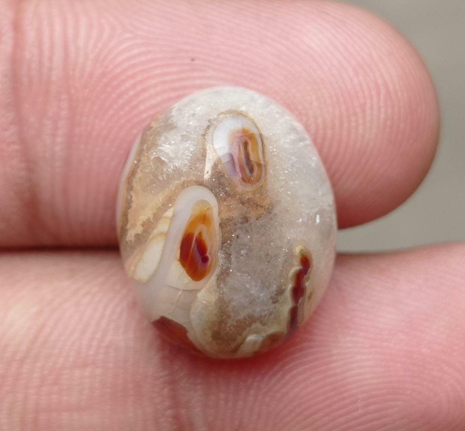 Red / White Agate - Sulaimani Aqeeq - 18x14x8mm
