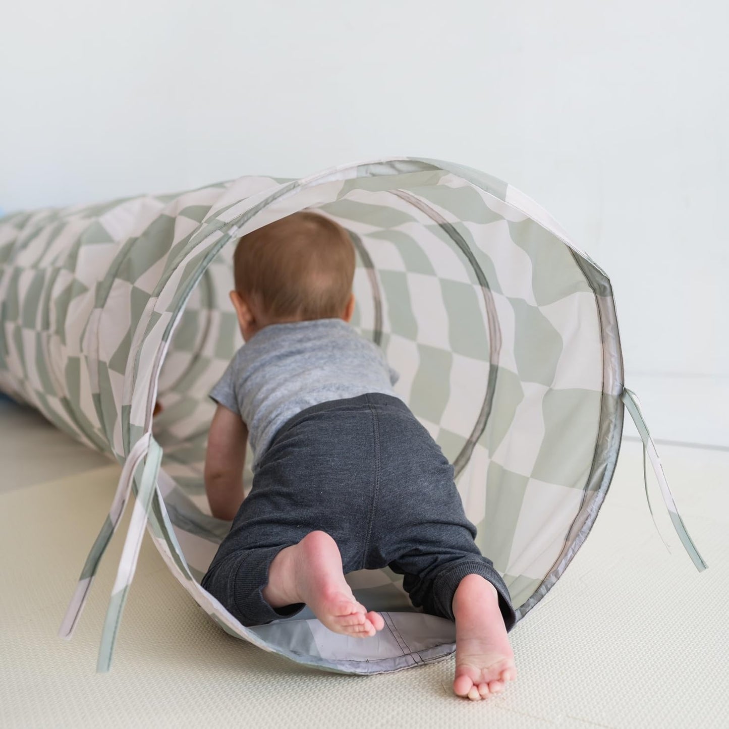 3 Sprouts Play Tunnel – Pop Up Indoor Crawl Tunnel, Recycled Fabric, Checkered Green