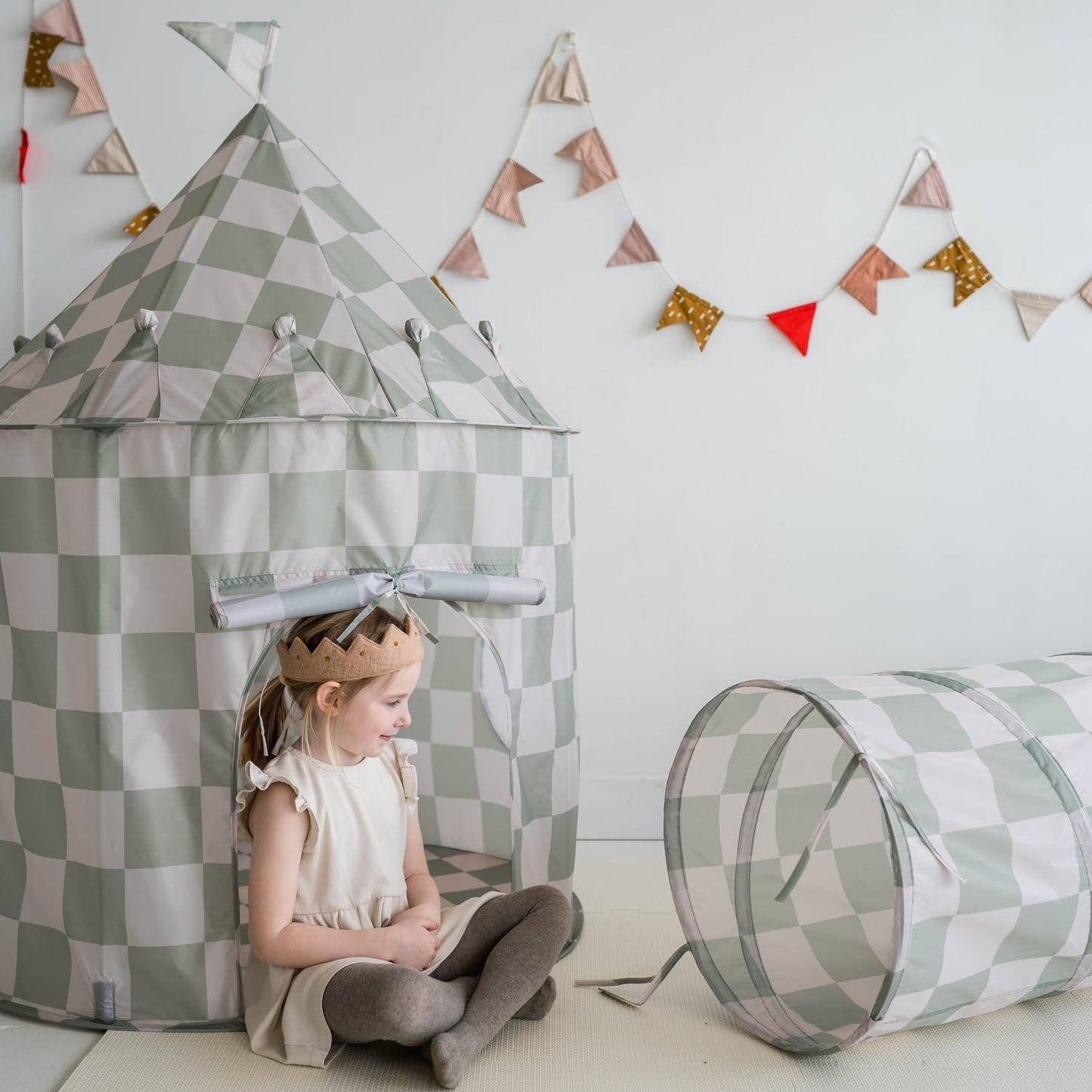 3 Sprouts Play Tunnel – Pop Up Indoor Crawl Tunnel, Recycled Fabric, Checkered Green