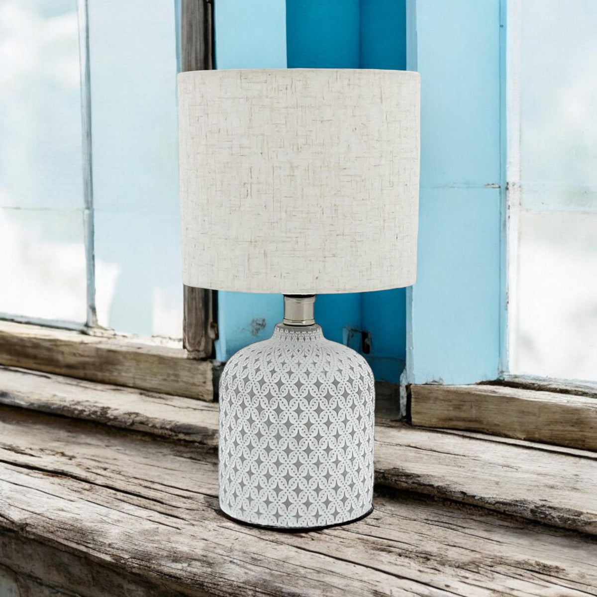20CM TABLE LAMP AND SHADE