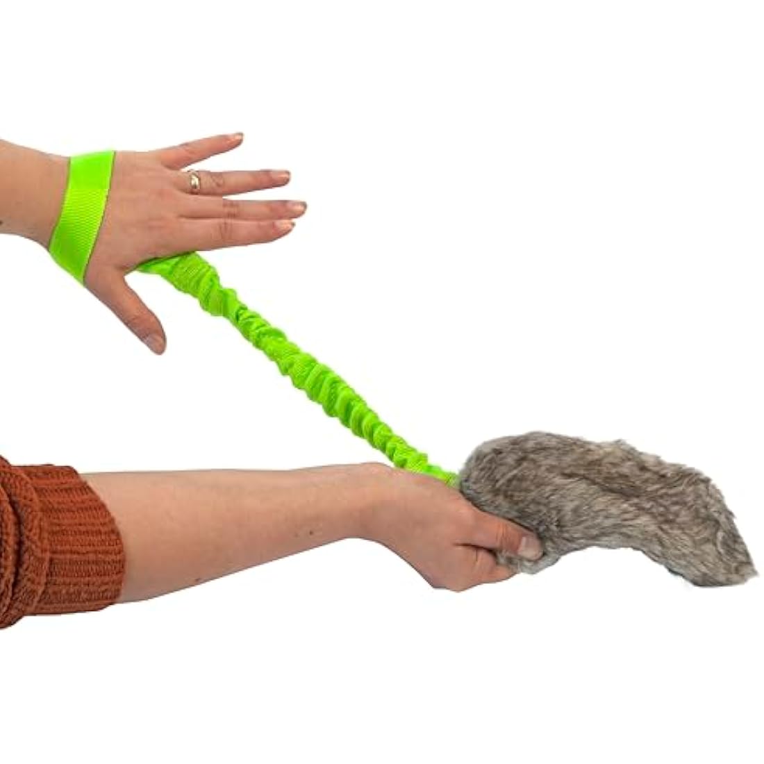 DINGO Fleece Dog Toy Artificial Fur Racer Squeaky Teaser Dog Wand 55 cm Long Bungee Handle for Agility, Dog Training, Reward, Retrieve, Chasing, Play Green 15584-2 , Pack of 1