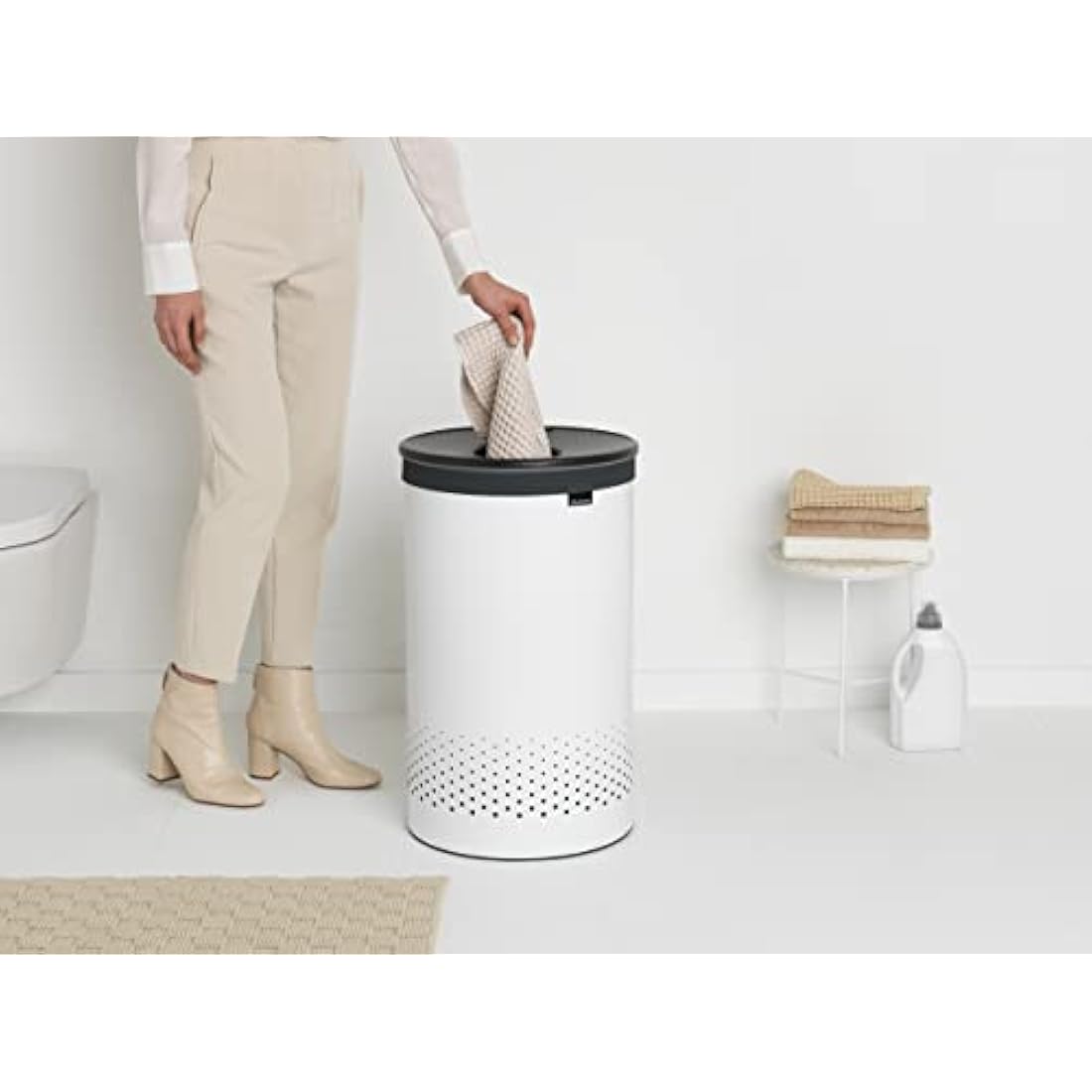 Brabantia - Laundry Bin - Handsfree Plastic Lid - Portable Laundry Bag Inside - Quick-drop Opening - Basket with Ventilation Holes - Non-Scratching Bottom - Corrosion Resistant - White - 60L