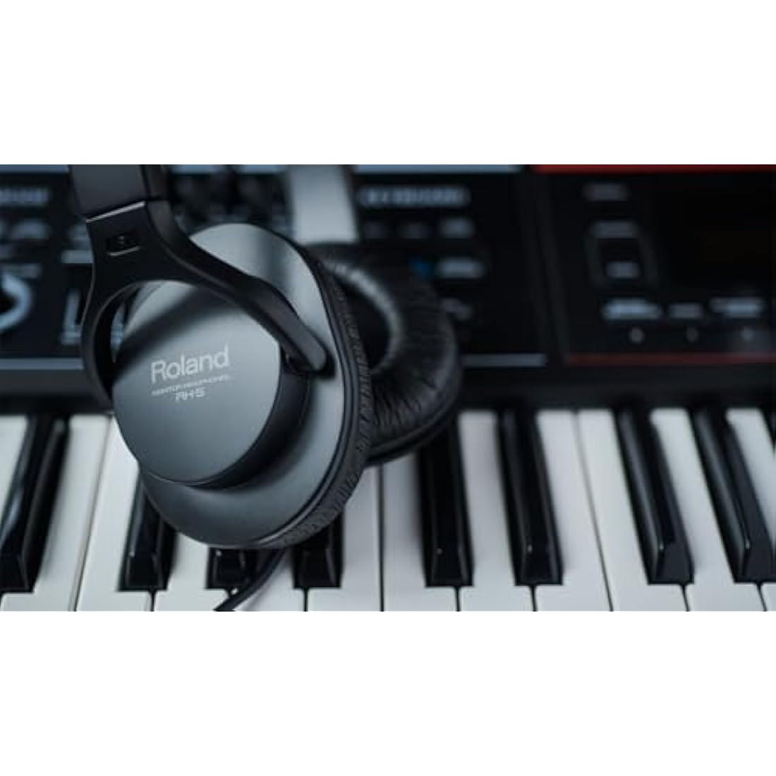 Roland RH-5, Over-Ear , Closed-Back Monitor Headphones , High-Quality Performance , For Everyday Music Making & Audio Playback , Balanced Tone , Comfortable & Lightweight , Conversion Plug Included