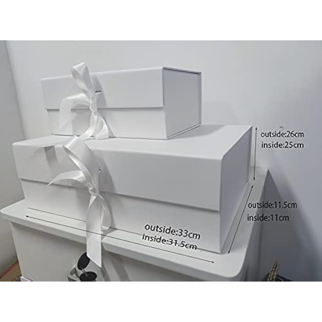 White Gift Box, 33x26x11cm Large Gift Box with Magnetic Lids and Silk Ribbon Specially Designed for Presents Birthdays, Holidays, Anniversaries Gift Packaging