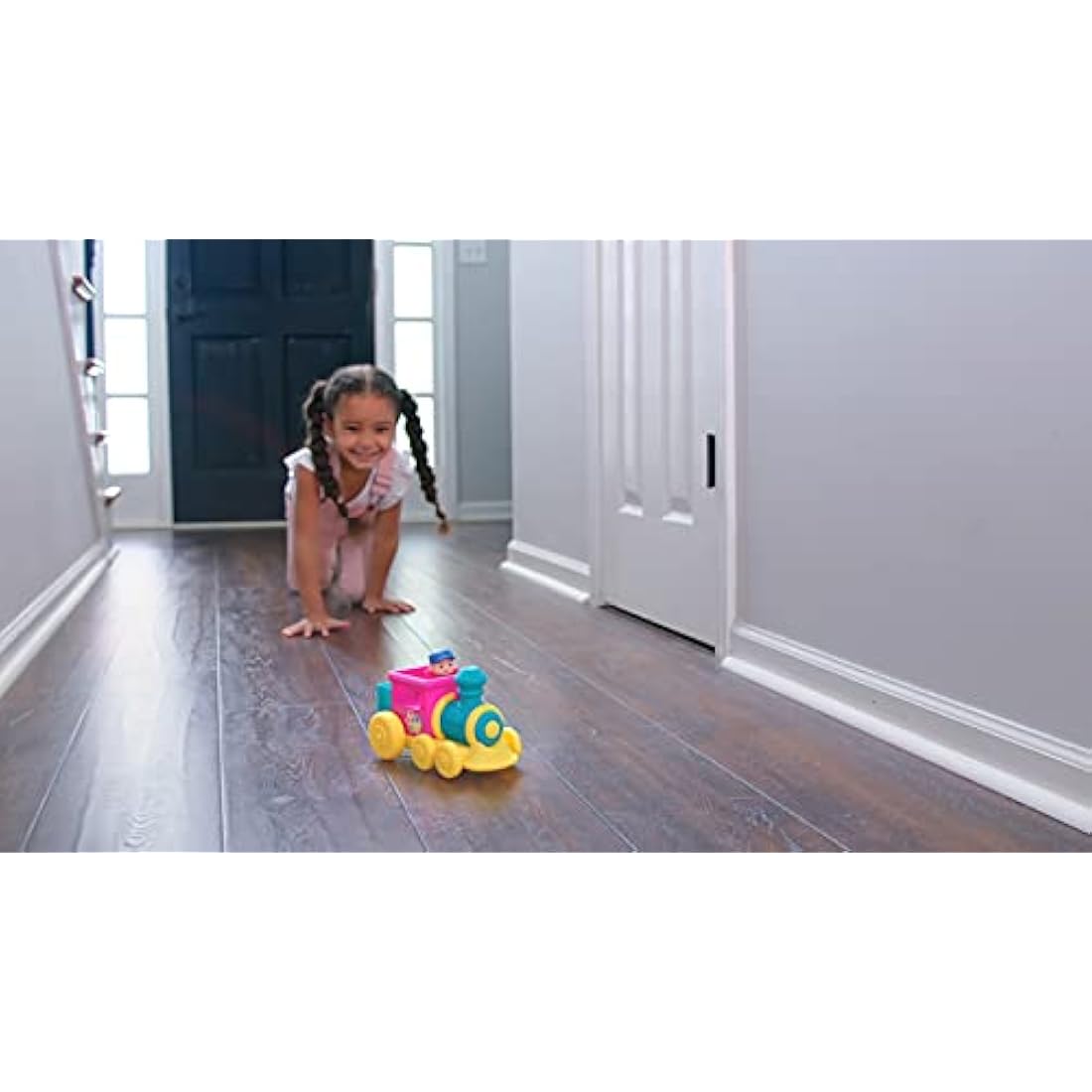 CoComelon Feature Vehicle, Train - Train Vehicle With Sounds - Exclusive Conductor JJ Figure - Fits 4 Figures - Free Wheeled - Play Songs - Toys for Kids, Toddlers, and Preschoolers