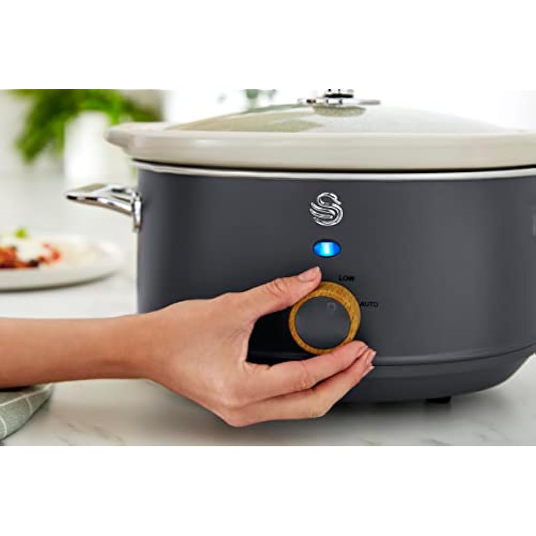 Swan SF17021GRYN Nordic Slow Cooker with 3 Temperature Settings, Keep Warm Function, 3.5L, 200W, Matte Grey