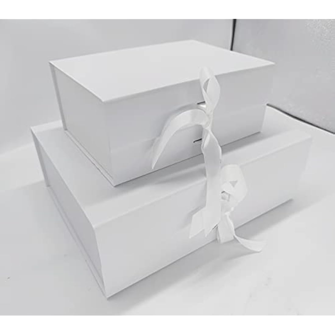 White Gift Box, 33x26x11cm Large Gift Box with Magnetic Lids and Silk Ribbon Specially Designed for Presents Birthdays, Holidays, Anniversaries Gift Packaging