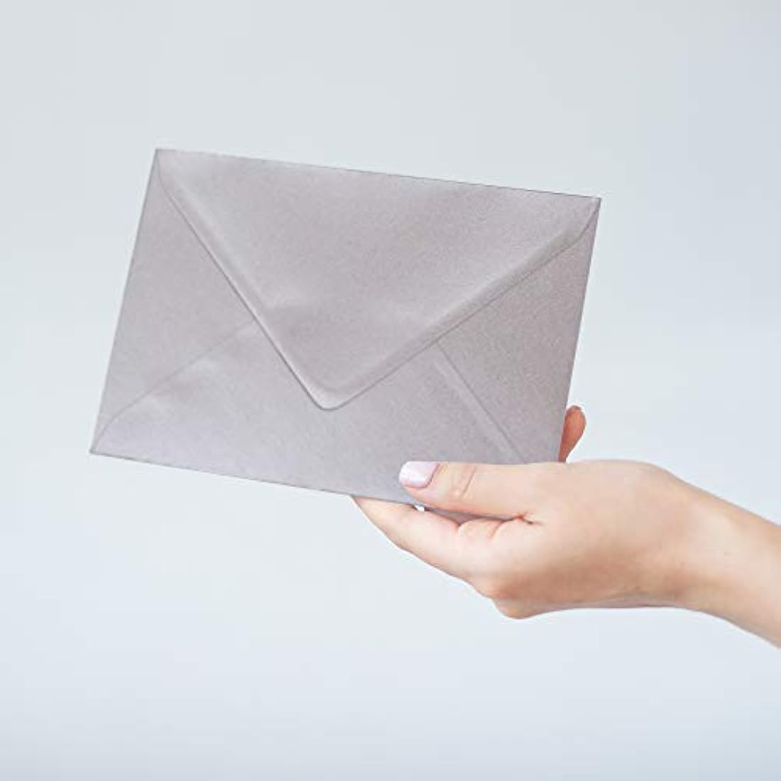 Pukka Pad, Pukka Post & Packaging Gummed Envelopes - Pack of 25, Ready-to-Seal, Durable 100GSM Postal Envelopes for Letters, Invitations, and Other Mail - 229 x 162 mm, Size C5, Silver