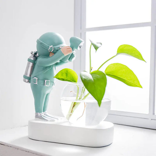 Creative Astronaut & Diver Hydroponic Glass Vase – Modern Home Decor