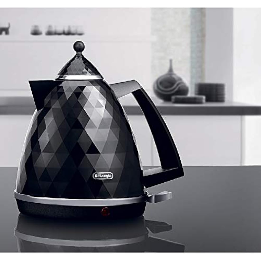 De'Longhi Brillante KBJ3001W Kettle - White