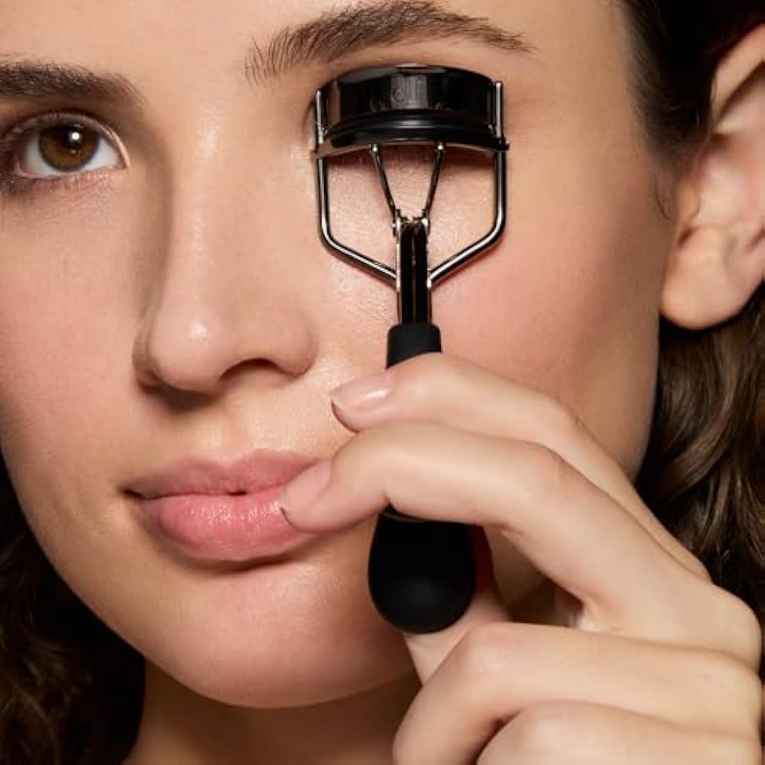 e.l.f. Pro Eyelash Curler Strong, Contoured, Lifting Creates Long Lasting, Eye-Opening, Voluminous Lashes Includes Additional Rubber Replacement Pad Gunmetal,84067