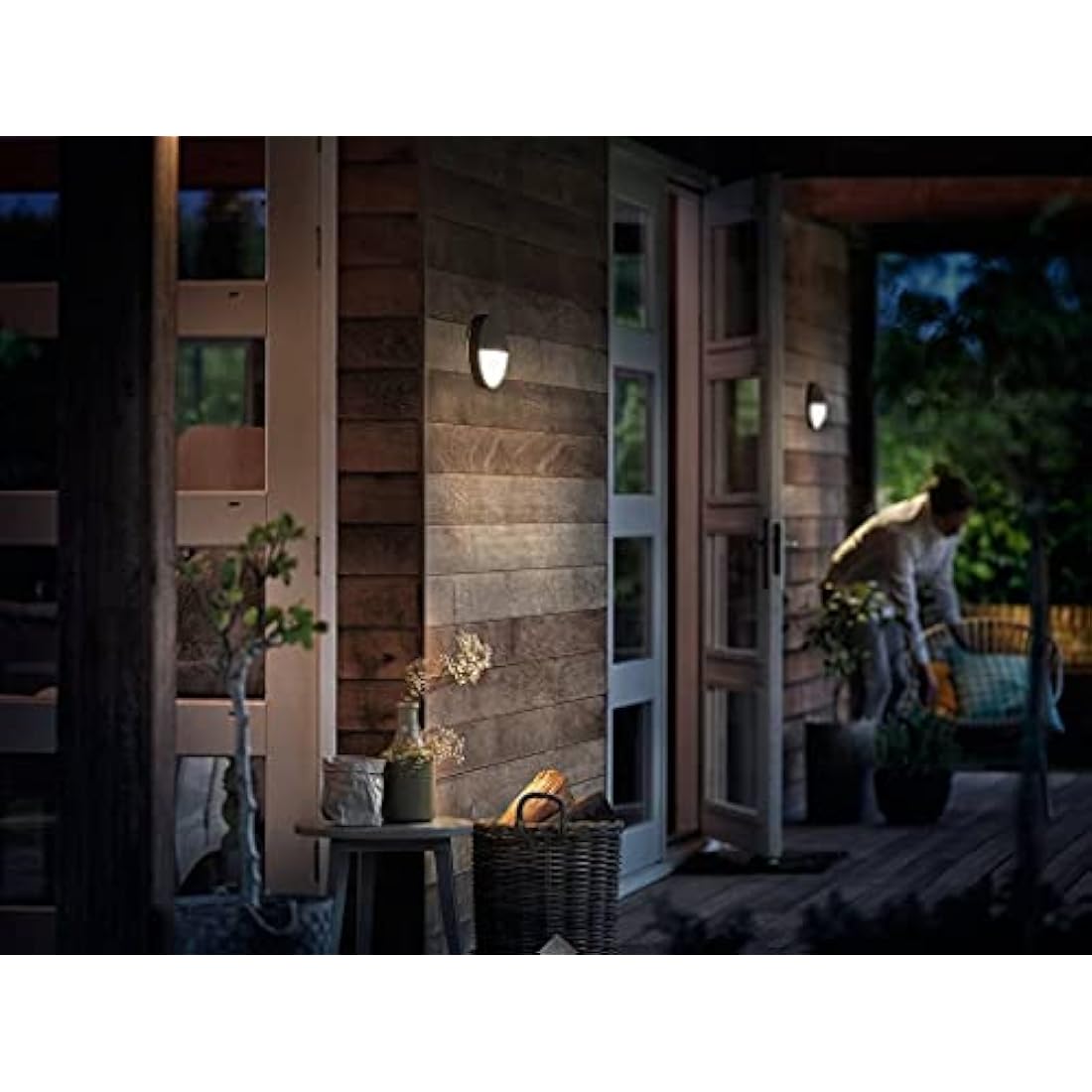 Philips myGarden Capricorn LED Outdoor Wall Light with Motion Sensor. [Anthracite] 1 x 6 W Integrated LED Light. For Garden and Patio Lighting