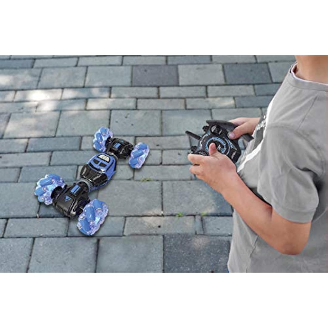 LEXIBOOK, Extreme Crosslander®, Off-road remote control car, up to 12km/h, light effects, remote control & gesture control bracelet included, music, rechargeable, RC50