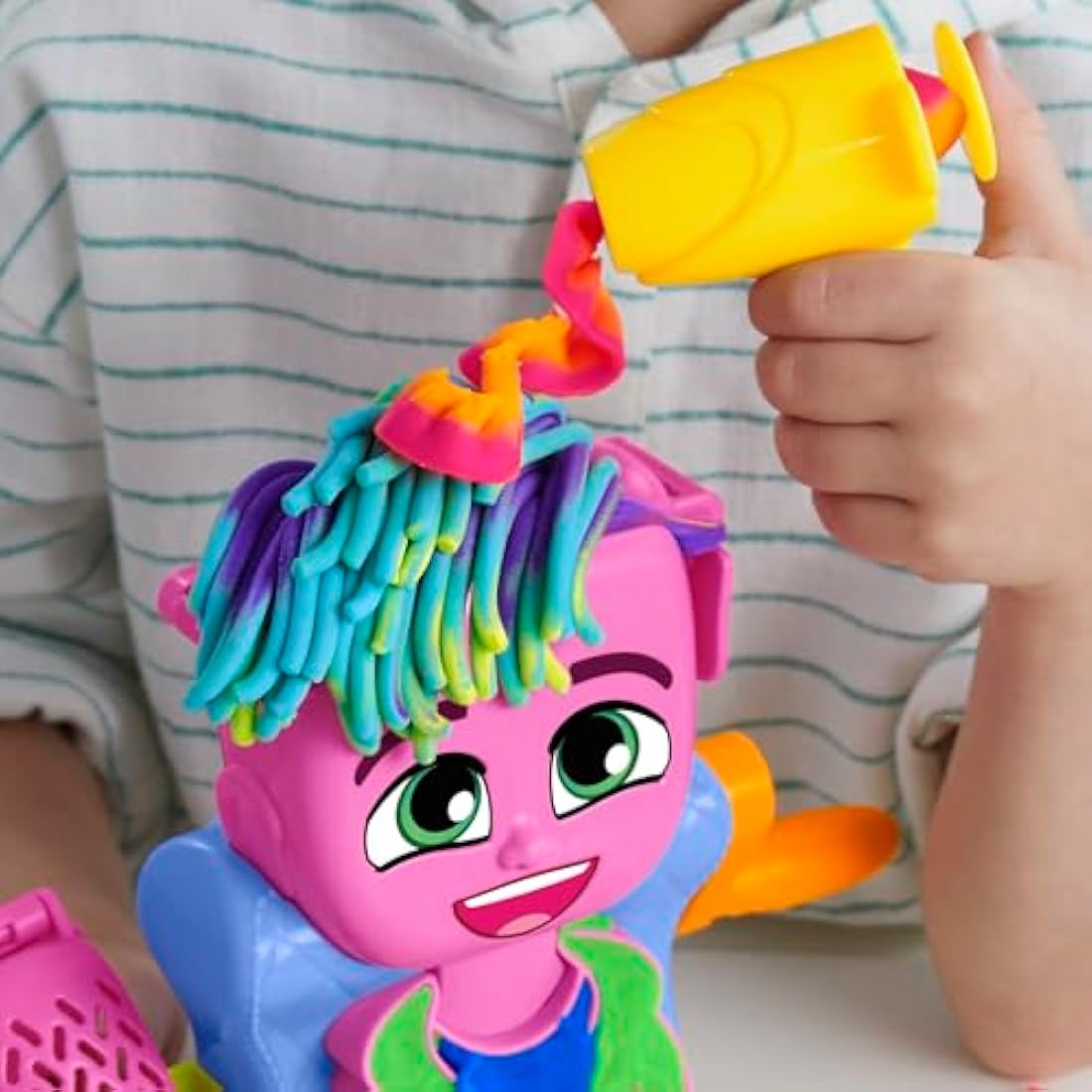 Play-Doh Hair Stylin' Salon Playset with 6 Cans, Pretend Play Toys, Ages 3+