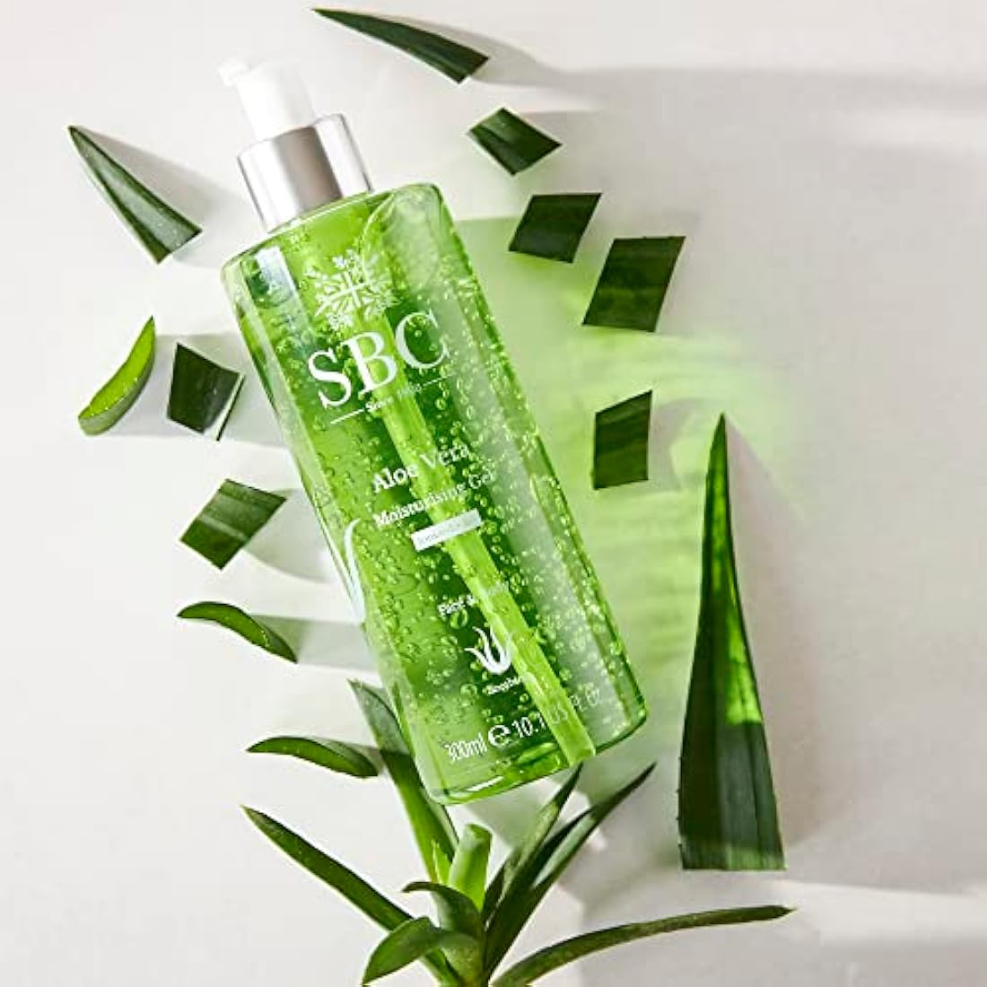 SBC Skincare Aloe Vera Moisturising Gel - 1000ml | Lightweight Aloe Vera Cooling Gel for Face and Body | Aloe Vera Moisturiser for Dry, Damaged and Sunburn Skin | Aloe Vera Aftersun Gel