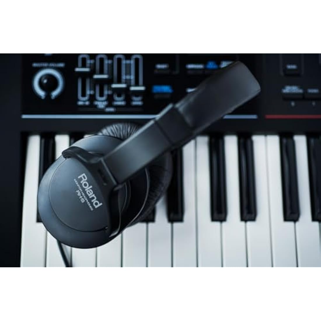 Roland RH-5, Over-Ear , Closed-Back Monitor Headphones , High-Quality Performance , For Everyday Music Making & Audio Playback , Balanced Tone , Comfortable & Lightweight , Conversion Plug Included