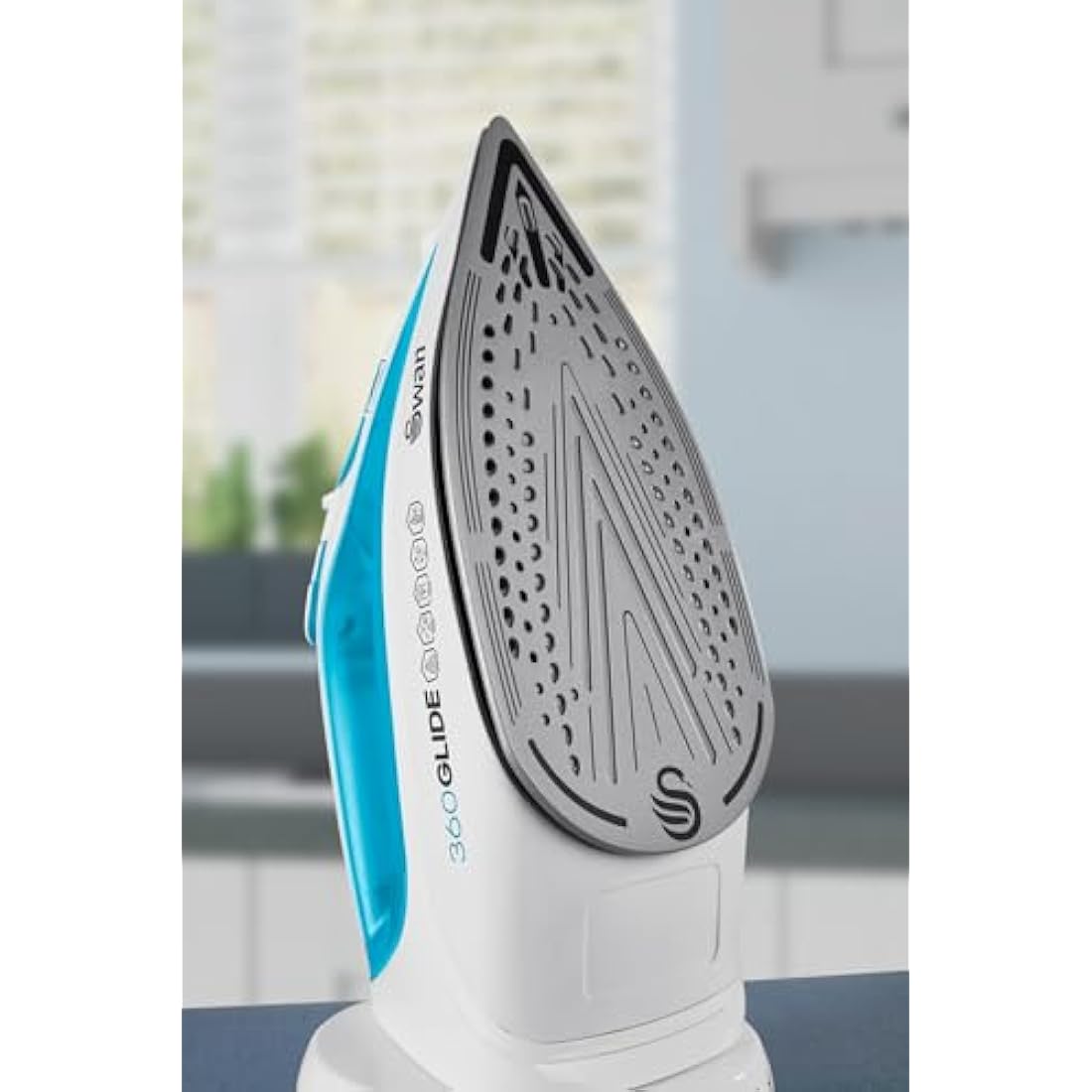 Swan SI16410N 2-in-1 Cord or Cordless Steam Press Iron, Non-Stick Ceramic Soleplate, 2800W, Blue