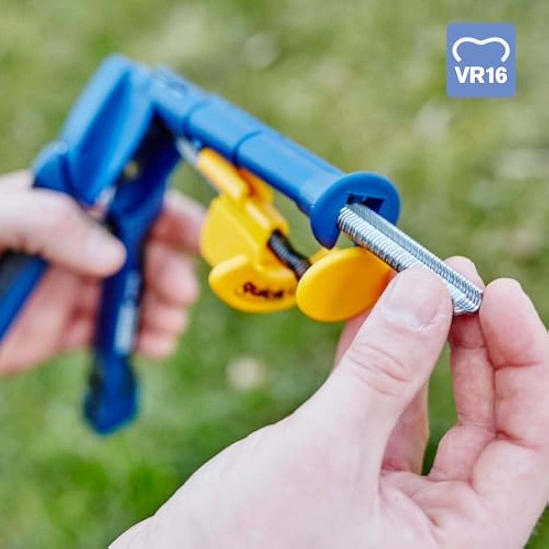 Rapid FP216 Fence Pliers for VR16 Fence Hogrings with High Capacity Magazine, Ergonomic Soft Handle, and Easy Storage Features (23467900)